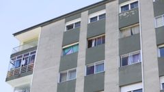 Una de las viviendas del quinto piso del n�mero dos de la r�a Fontaneira de Lugo est� habitado por una familia �problem�tica� seg�n los vecinos