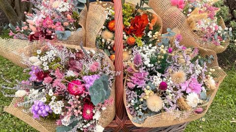 Ramos de flores realizados por Patricia Men�ndez que es especialista en las flores secas y preservadas