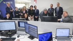 Rueda durante su visita a la sede de Ghenova en Ferrol, acompa�ado por el consejero delegado de la firma y el director general, la conselleira de Econom�a e Industria y el alcalde.