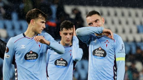 Aspas, Javi Rodr�guez y Hugo �lvarez, tras un partido de esta intensa temporada.
