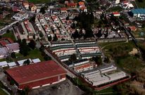 La imagen muestra, a la derecha, el posible terreno para un crematorio dentro del cementerio.