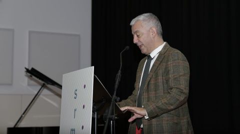 Valentín García, durante su intervención en el homenaje a Saramago celebrado en el CGAC.