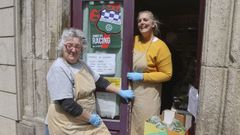Bel�n y Eva, de la tienda de Bel�n, en el centro de Ferrol. 