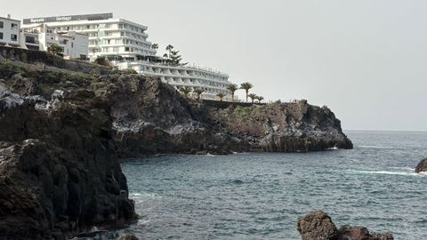 Los Gigantes. Conocidos por�unas piscinas naturales dentro del municipio de Santiago del Teide rodeadas de acantilados hom�nimos