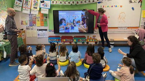 Un momento de la videoconferencia entre el CEIP Manuel Vidal Portela y la escuela de Megara, en Grecia