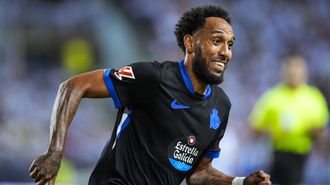 Pierre-Emerick Aubameyang, durante el partido entre el Deportivo y el M&aacute;laga en La Rosaleda