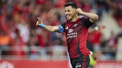 Alberto Reina celebra un gol con el Mirands
