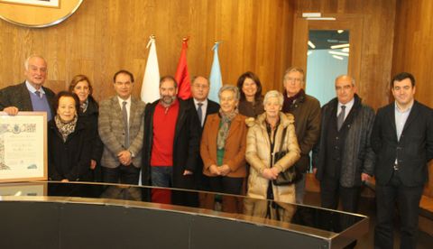 La familia de G�mez S�inz con el alcalde de Lal�n y los ediles Rom�n Rodr�guez y Manuel Gonz�lez Aller