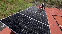 <span lang= gl >En imaxe de arquivo, paneis solares nunha finca particular da Mari�a</span>
