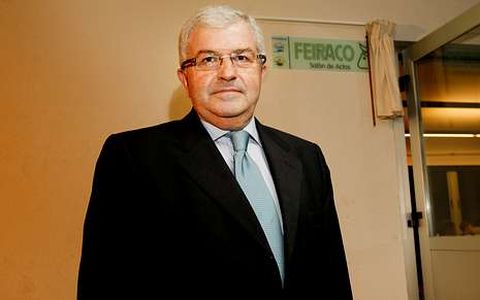 Jos� Luis Antu�a es partidario de olos contratos l�cteos. 