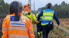 El trabajador indispuesto tuvo que ser trasladado en camilla desde las v�as del tren al punto m�s pr�ximo de acceso al trazado ferroviario