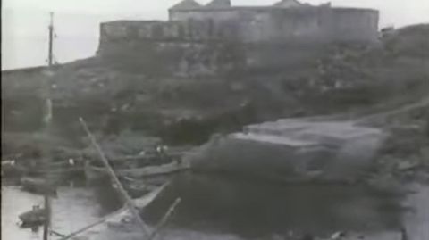 Castillo de San Carlos, en Fisterra, desde A Ribeira