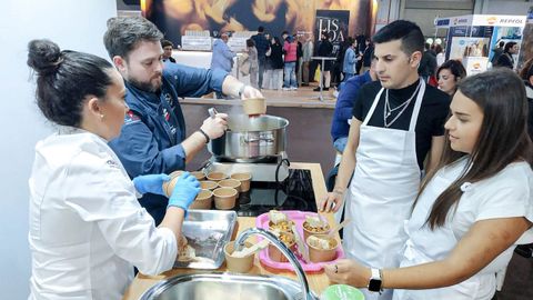Fabi�n Mouzo, a la izquierda, durante su �ltima participaci�n en el sal�n Xantar