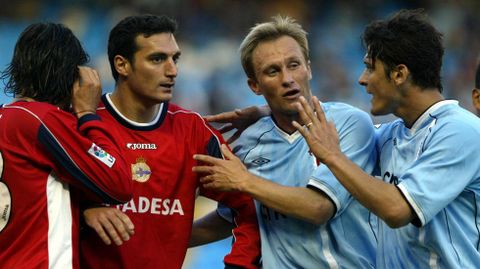 A�o 2003. Discusi�n con Giovanella y Ed�. Victoria celeste por 3-0. 