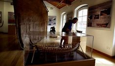 Paneles y maquetas de embarcaciones son algunas de las cosas que se pueden observar.