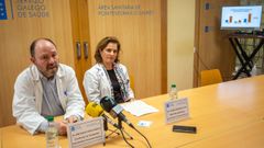 Ignacio Cenoz, responsable de la Oficina de Coordinaci�n de Trasplantes (OCT), y Yolanda Sanduende, directora asistencial del �rea de Pontevedra y O Saln�s, este jueves, en Montecelo