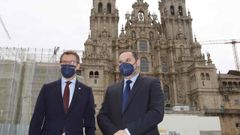 Feijoo y �balos, esta ma�ana en el Obradoiro, antes de iniciar su reuni�n