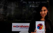 La firma Disnav, que distribuye cestas de Navidad, inaugur� una nave en el pol�gono de Bergondo.