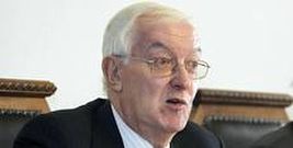 El director de la Real Academia Espa�ola, V�ctor Garc�a de la Concha (a izquierda), pronuncia la conferencia inaugural del M�ster de la Universidad de Salamanca en Literatura Espa�ola e Hispanoamericana.