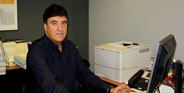 Evaristo Puentes Leira trabaja como empleado de banca en la propia localidad pontesa. 