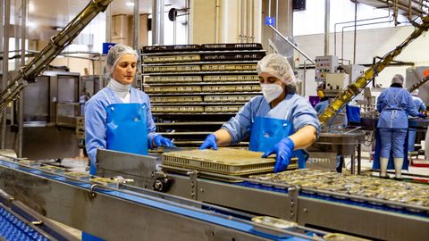 Visita a la conservera Orbe en el pol�gono de A Reigosa en Pontecaldelas.