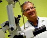 El equipo que dirige V�zquez Barro atiende cada a�o 30.000 consultas y un millar de cirug�as.