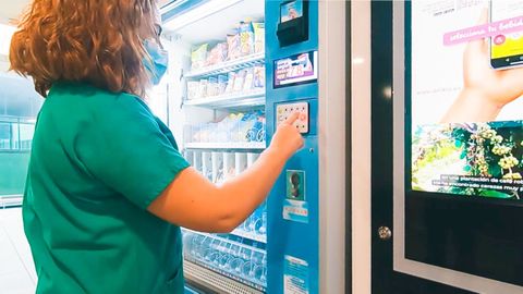 Imagen de archivo de una m&aacute;quina de vending en un hospital