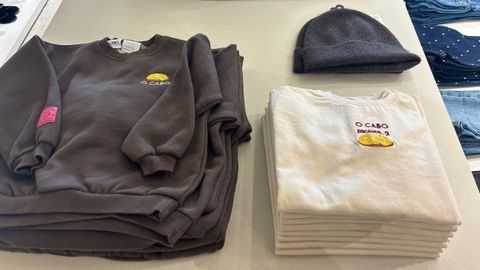 Prendas que homenajean la tortilla de O Cabo