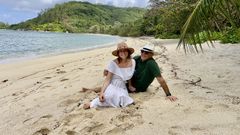 Laura y Alejandro se casaron el verano pasado, y este a�o han sido padres de Juan, que a sus cuatro meses ya se ha convertido en el juguete de la familia.