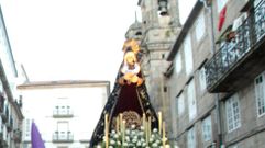 En una imagen de archivo, la imagen de la Virgen de los Dolores sale de la iglesia de San Miguel dos Agros en una procesi�n de Semana Santa