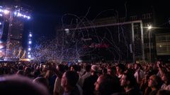 Centenares de personas acudieron a la actuaci�n de la Panorama que cerr� las fiestas de verano de Boiro