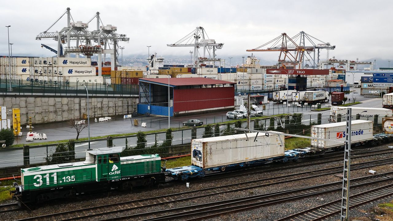 El tren de mercancías recobra protagonismo en la terminal de Guixar