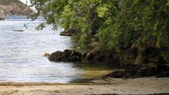 Detalle da praia de Portocelo, en Xove, un recuncho da Maria lucense case descoecido e moi fermoso