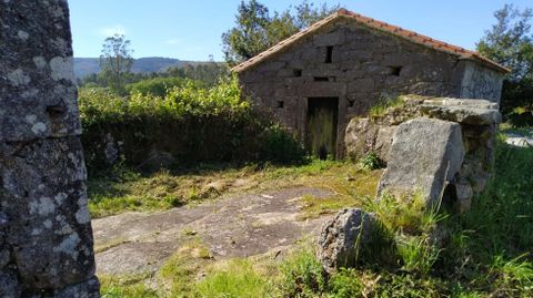 Eira e cabana do Varelo, en Grixoa