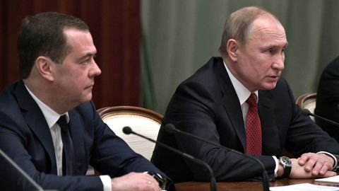 Medvdev junto al presidente ruso, Vladmir Putin.