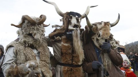 Máscaras de maragatos, habituales en el Entroido de Santiago de Arriba