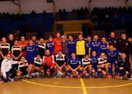 El Azkar y el combinado de reclusos, despu�s del amistoso que disputaron ayer.