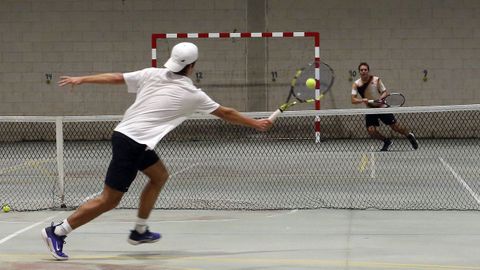En la imagen, el duelo que enfrent a Nicols Mosquera, en primer trmino, con Jos Csar Vilasnchez, al fondo. 