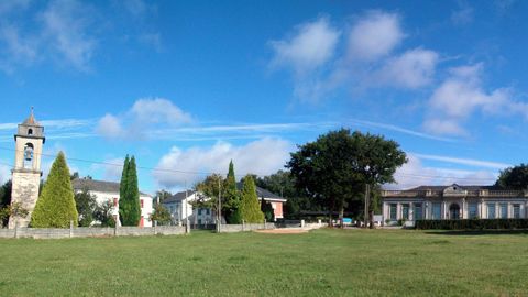 Vista de la parroquia de Roupar, donde fue enterrado Francisco Hermida