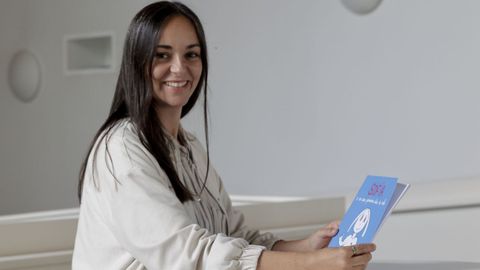 BEATRIZ HAZ, ESCRITORA