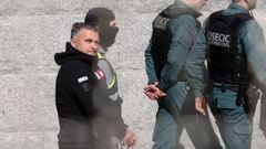 Juan Manuel Vidal, conocido como el Burro, tras ser detenido en su nave de Vilagarca.