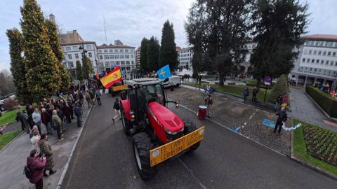 As� fue la tractorada en Oviedo convocada por URA, USAGA, COAG y ASAJA contra el acuerdo de libre comercio entre la Uni�n Europea y los pa�ses del Mercosur