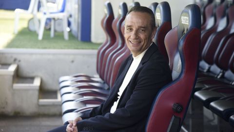 Jos� Luis Oltra, en su presentaci�n como nuevo entrenador del Huesca