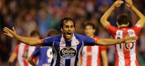Arribas marc� de cabeza y con la colaboraci�n de un defensa su primer gol en partido oficial con el Deportivo.