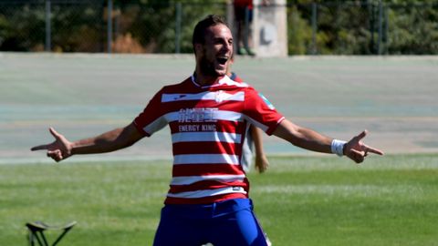 Casi celebra un gol con el Granada B