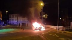 El coche se prendi� de manera espont�nea de madrugada.