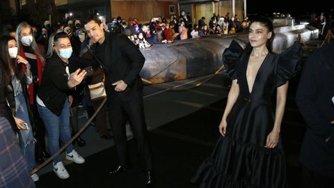 presentacion serie Operación marea negra, con fotocol, estará conselleiro de cultura e actores, entre eles, álex gonzález, PREESTRENO SERIE DE AMAZOM PRIME