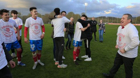 El presidente del Club, Tino Saqu�s, no quiso perderse el encuentro.