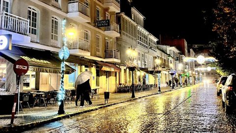 Aspecto de la villa eumesa con la iluminaci�n de Navidad