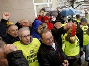 Los manifestantes gritaron consignas contra el Gobierno en Carballo.